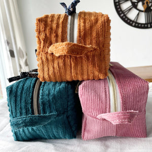 Makeup Bags / Zipper Pouches